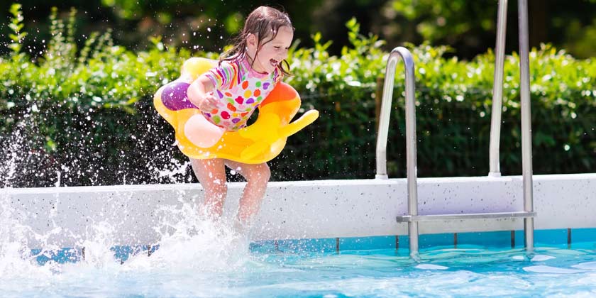 Hotel Con Piscina A Riccione Anche Riscaldata Coperta E